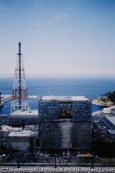 作品画像：小泉八雲の足跡を追って訪れた松江の島根原子力発電所（1974年に営業運転開始）