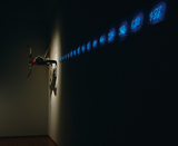 加速・夢・まぼろし　[Accelerazione = Sogno. Numeri Fibonacci al neon e motocicletta fantasma]