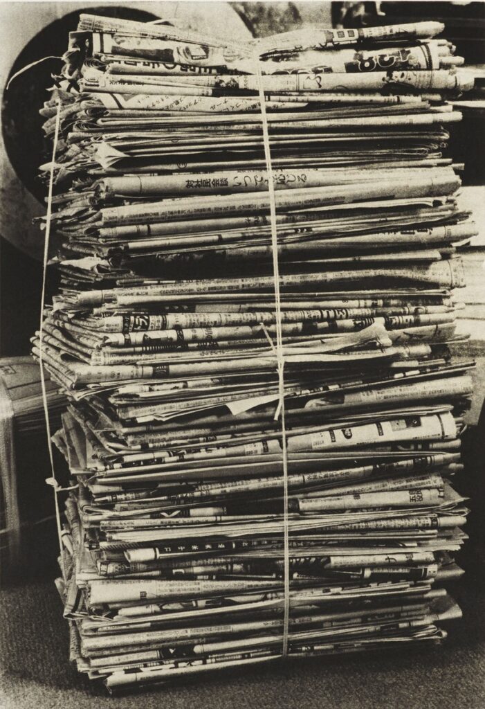 作品画像：Newspaper-P