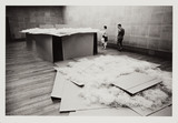 作品画像：［「第10回日本国際美術展　人間と物質」（1970年）記録写真］ ［バリー・フラナガン《1970年5月1日》］