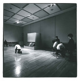 ［Viva! Fluxus 記録写真］ ラ・モンテ・ヤング　《ヘンリー・フリントのための566》、ラ・モンテ・ヤング　《コンポジション1961》、ジョージ・ブレクト　《2つの持続》　クリストフ・シャルル　小野寺奈津　冷泉淳　植松琢磨　柴田暦　ヤリタミサコ